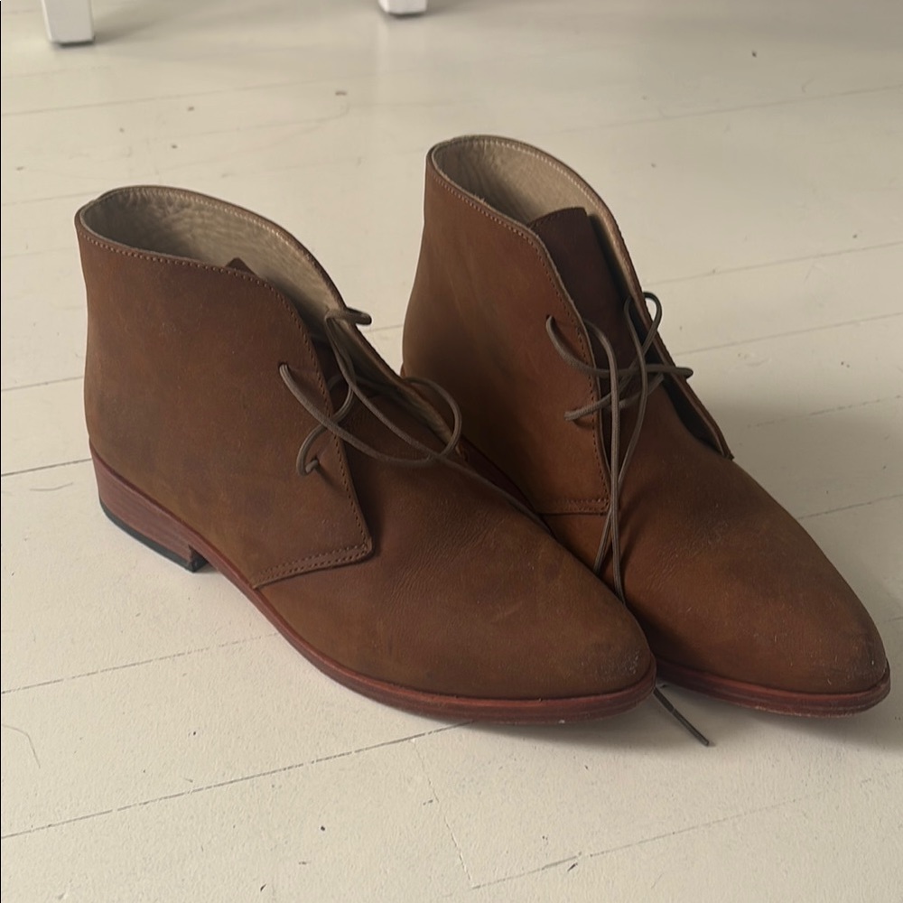 Nisolo Isa Women’s Chukka Boots (6.5)